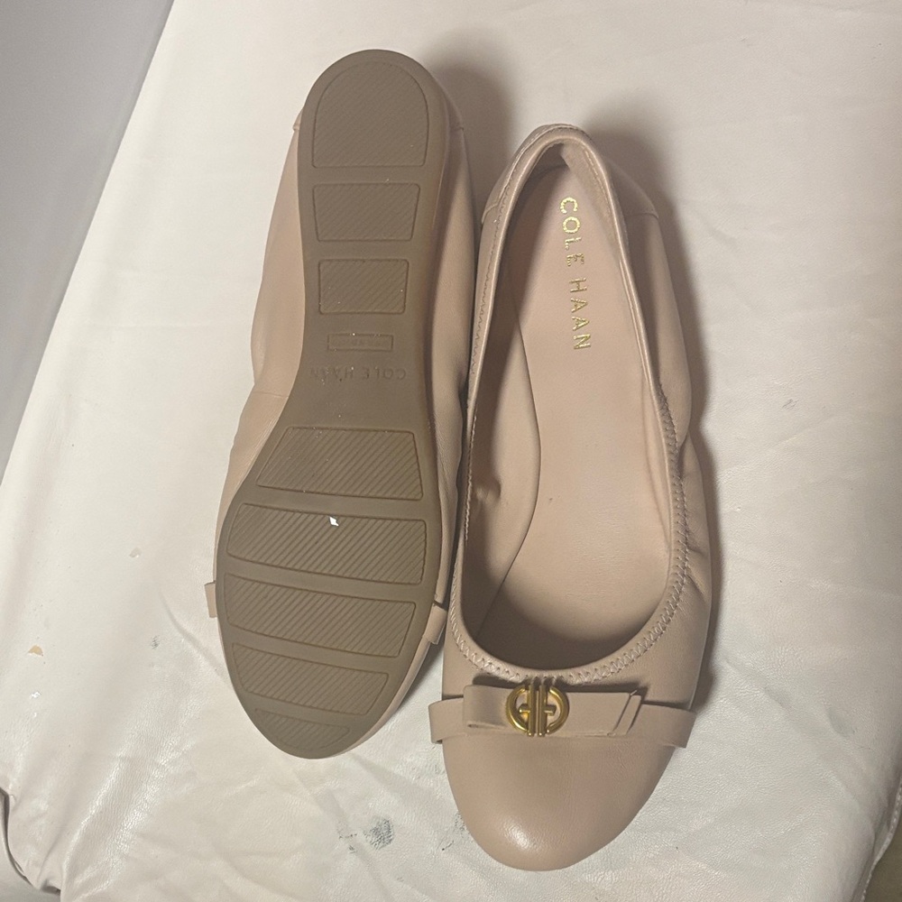 Cole Haan Women's Tan Loafers with Gold Detail - Picture 5 of 7